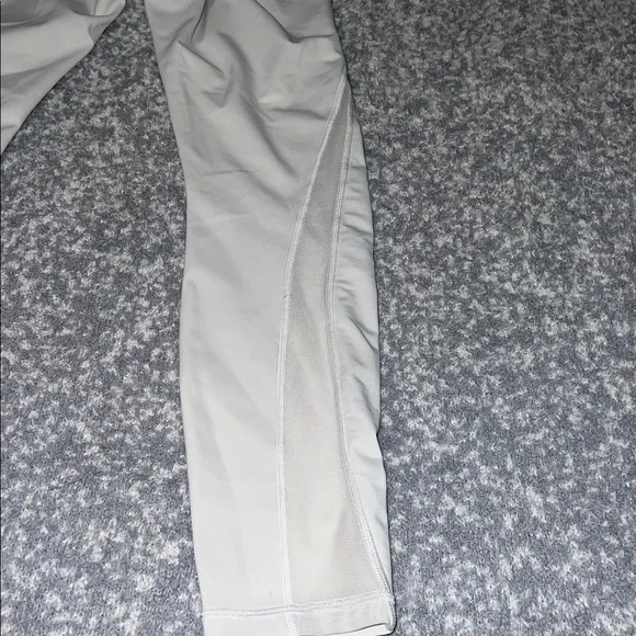 Lululemon High-Waisted White with mesh details Leggings Size 4 - Picture 2 of 10